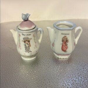 Precious Moments Pink and White Spice Jars​